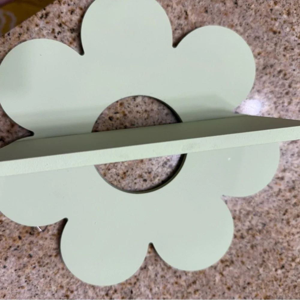 Green Flower-Shaped Wall Decor